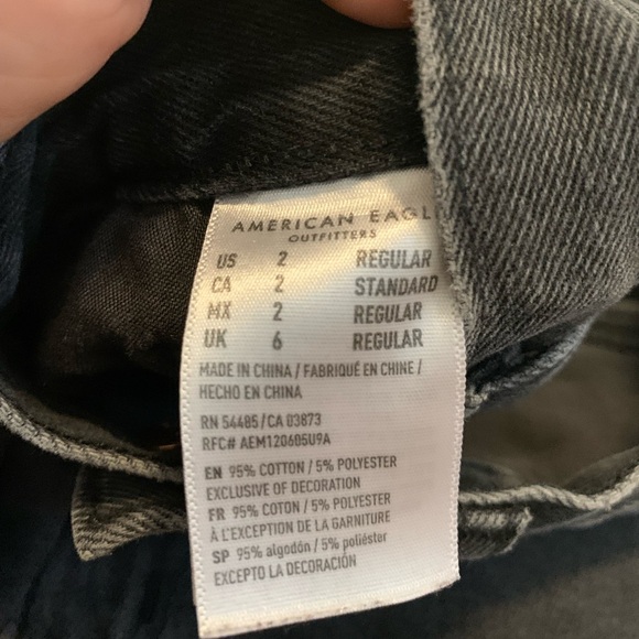💜 American Eagle Outfitters Black High-Rise Mom Jeans - Women's Size 2 Regular - Picture 6 of 7